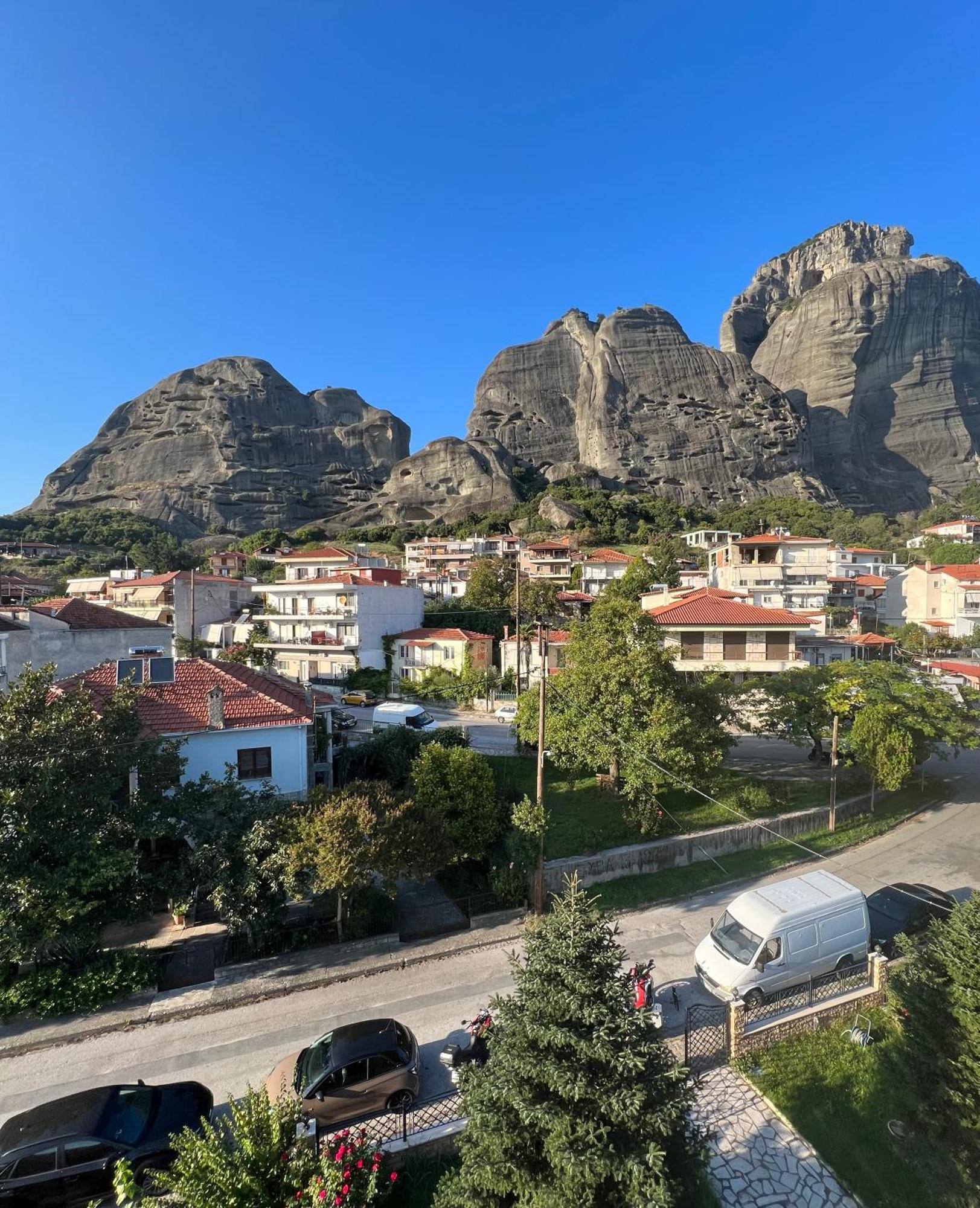 Grand View Suites Meteora กาลัมปากา ภายนอก รูปภาพ