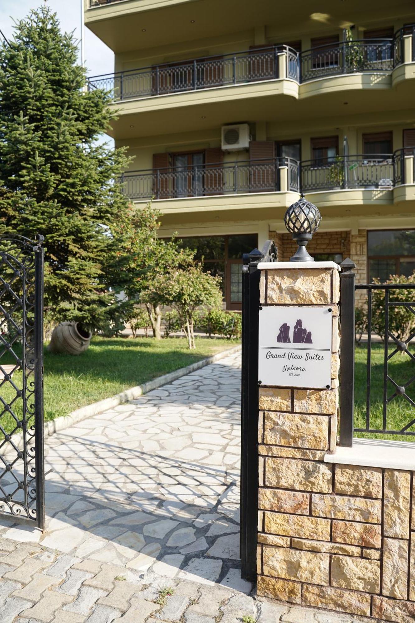 Grand View Suites Meteora กาลัมปากา ภายนอก รูปภาพ